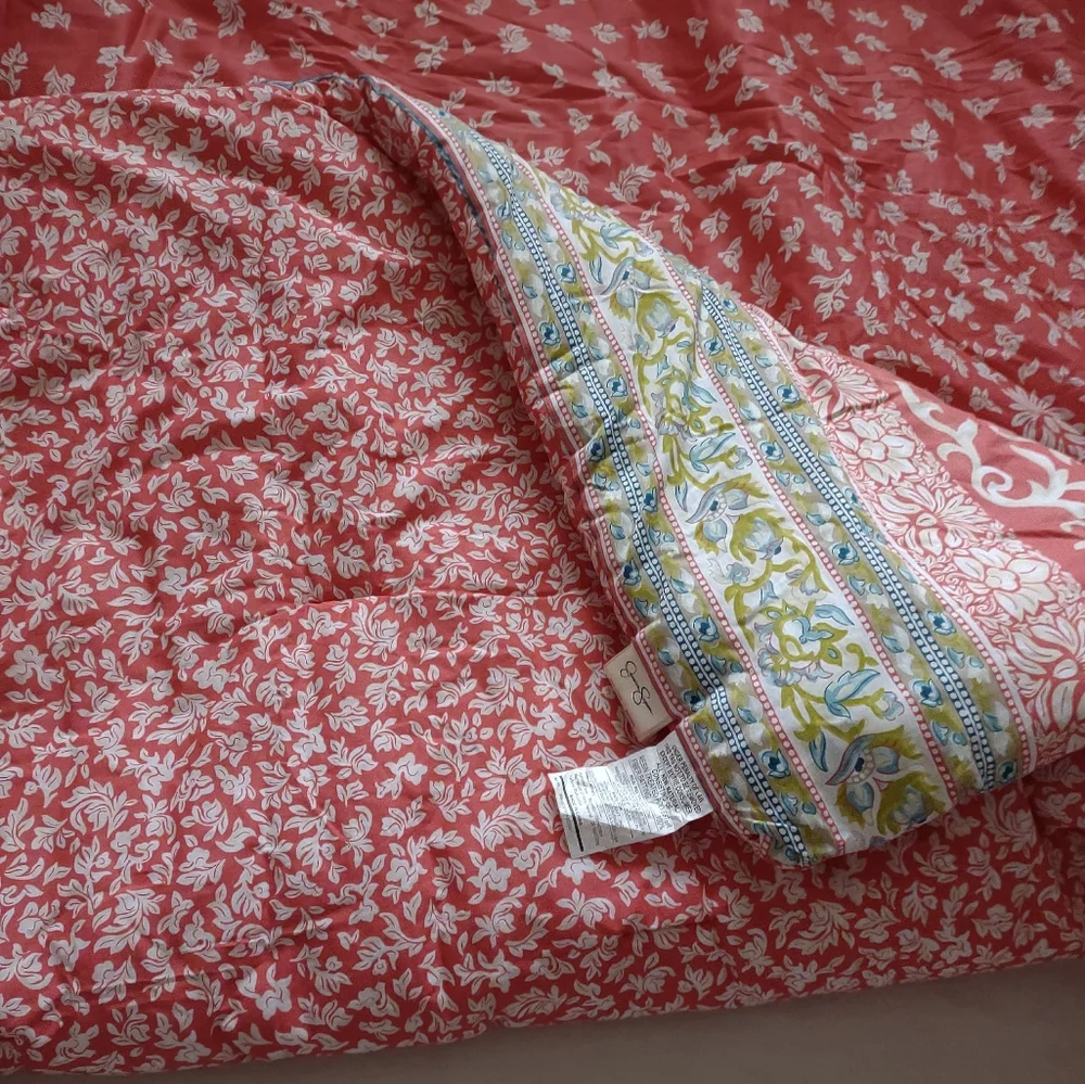 2 Items Jessica Simpson medallion comforter 1 embroidered sham coral floral